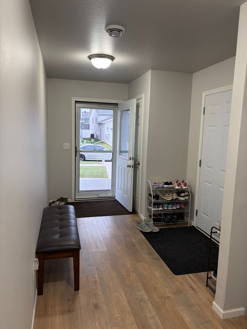 Modern 3-bedroom, 3-bathroom 3-level twin home located in South Grand Forks, ND! – photo 2