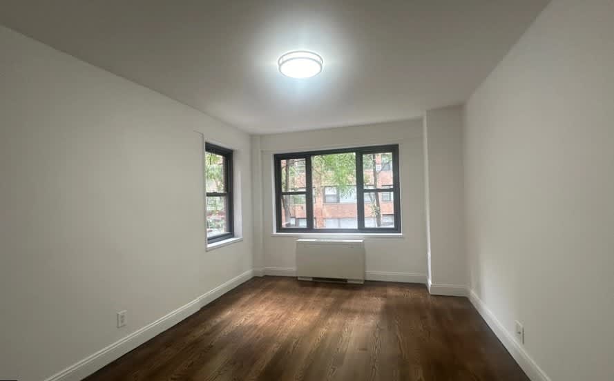 407 E 57Th St – photo 4