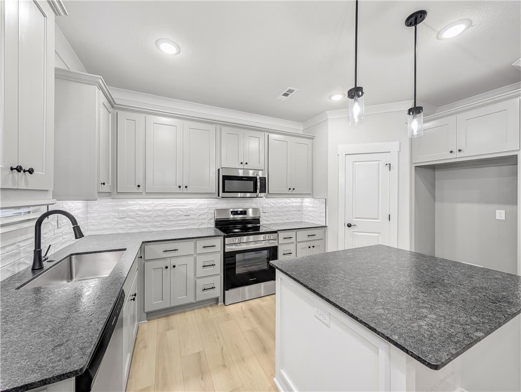 100 Selkirk Drive – photo 5