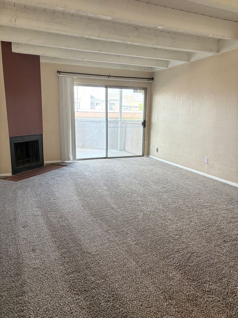 2 Bedroom Lower Level Unit All Utilities Included Off Academy – photo 5