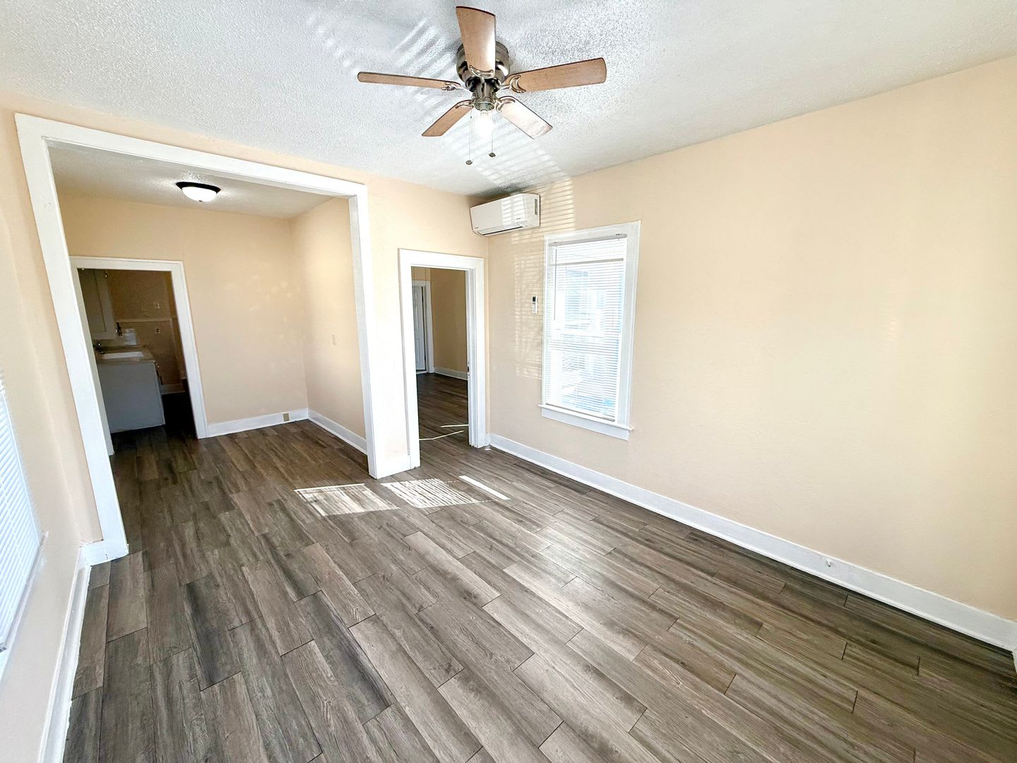 *MOVE IN SPECIAL* Charming Duplex with Fenced Yard – Minutes from St. Philip's College! – photo 4