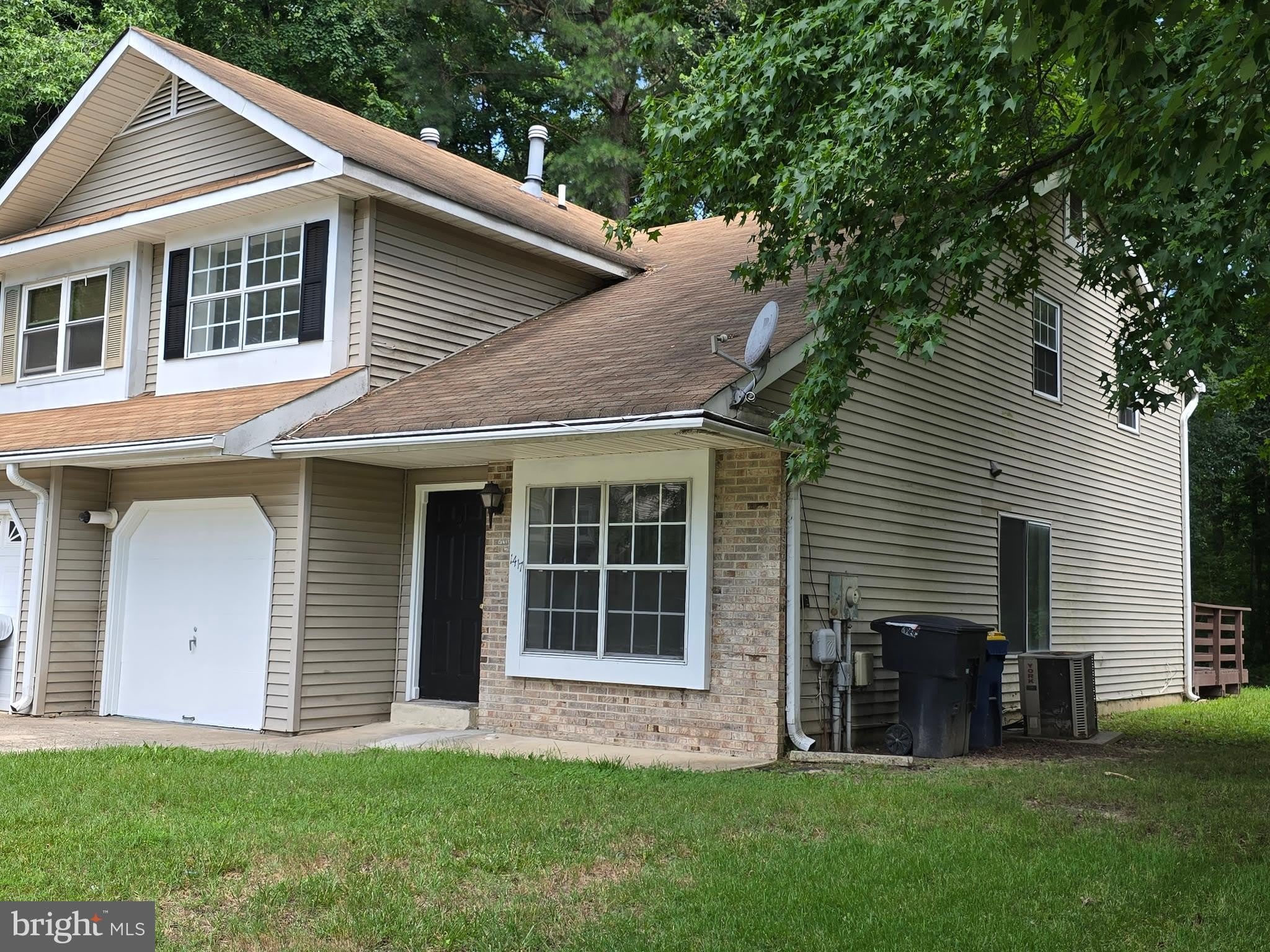 1417 S FARMVIEW DR – photo 1