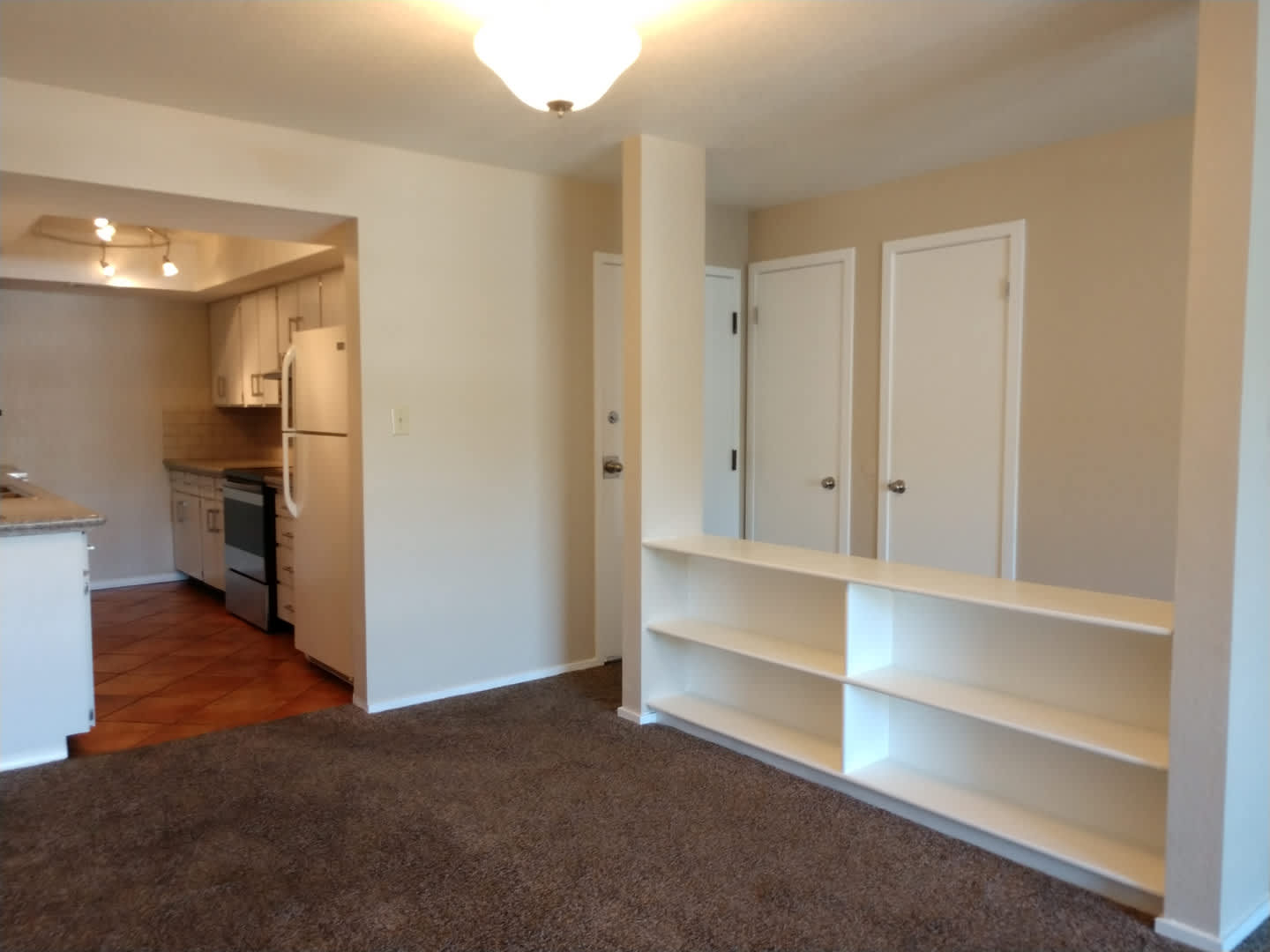 PRICE DROP!! Downtown Deluxe 2 bd Penthouse! FREE RENT! – photo 4
