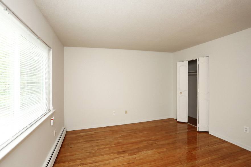 Woodbury Apartments – photo 5