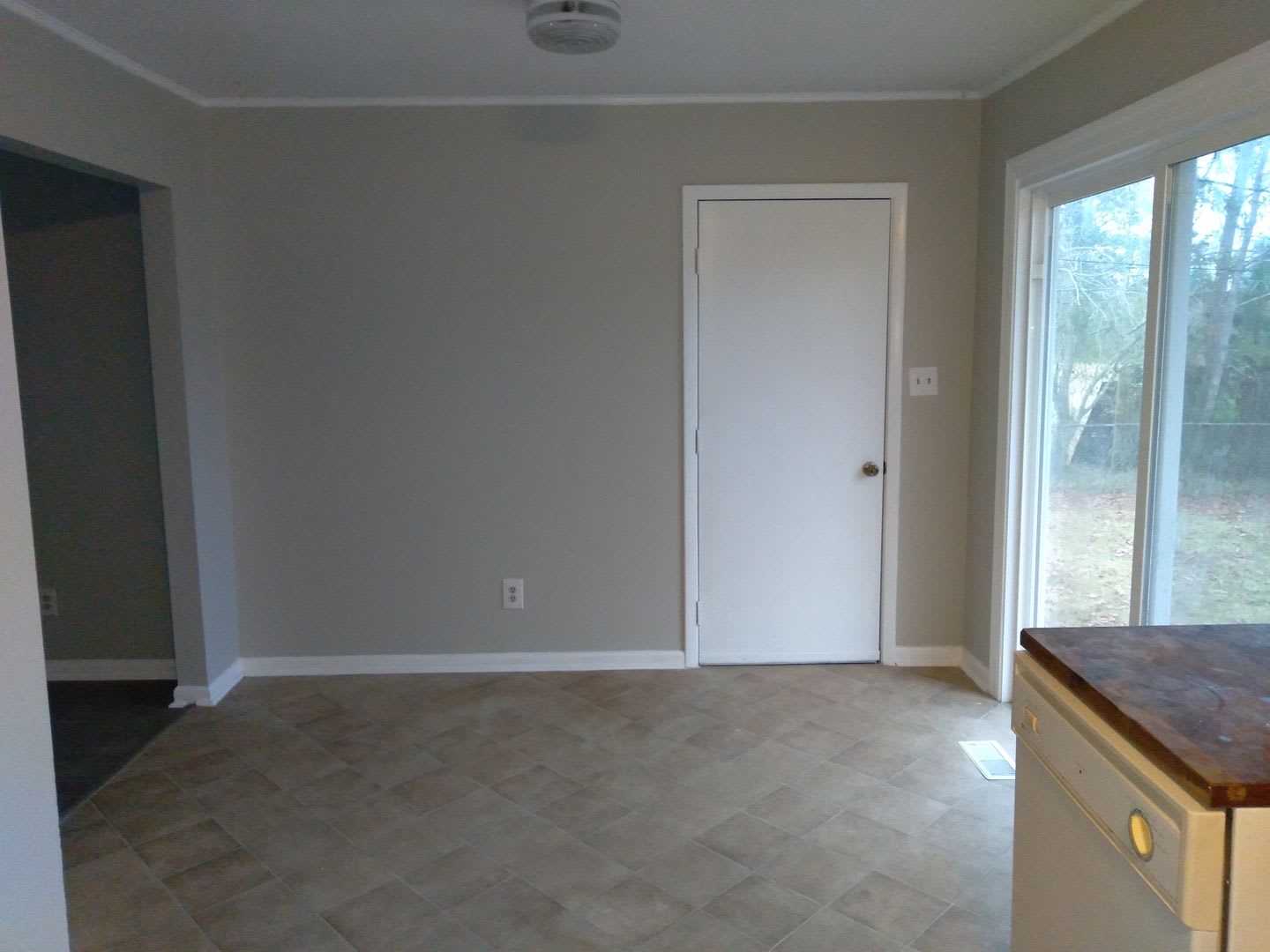 3 Bedroom, 1.5 bath house with one car garage – photo 5