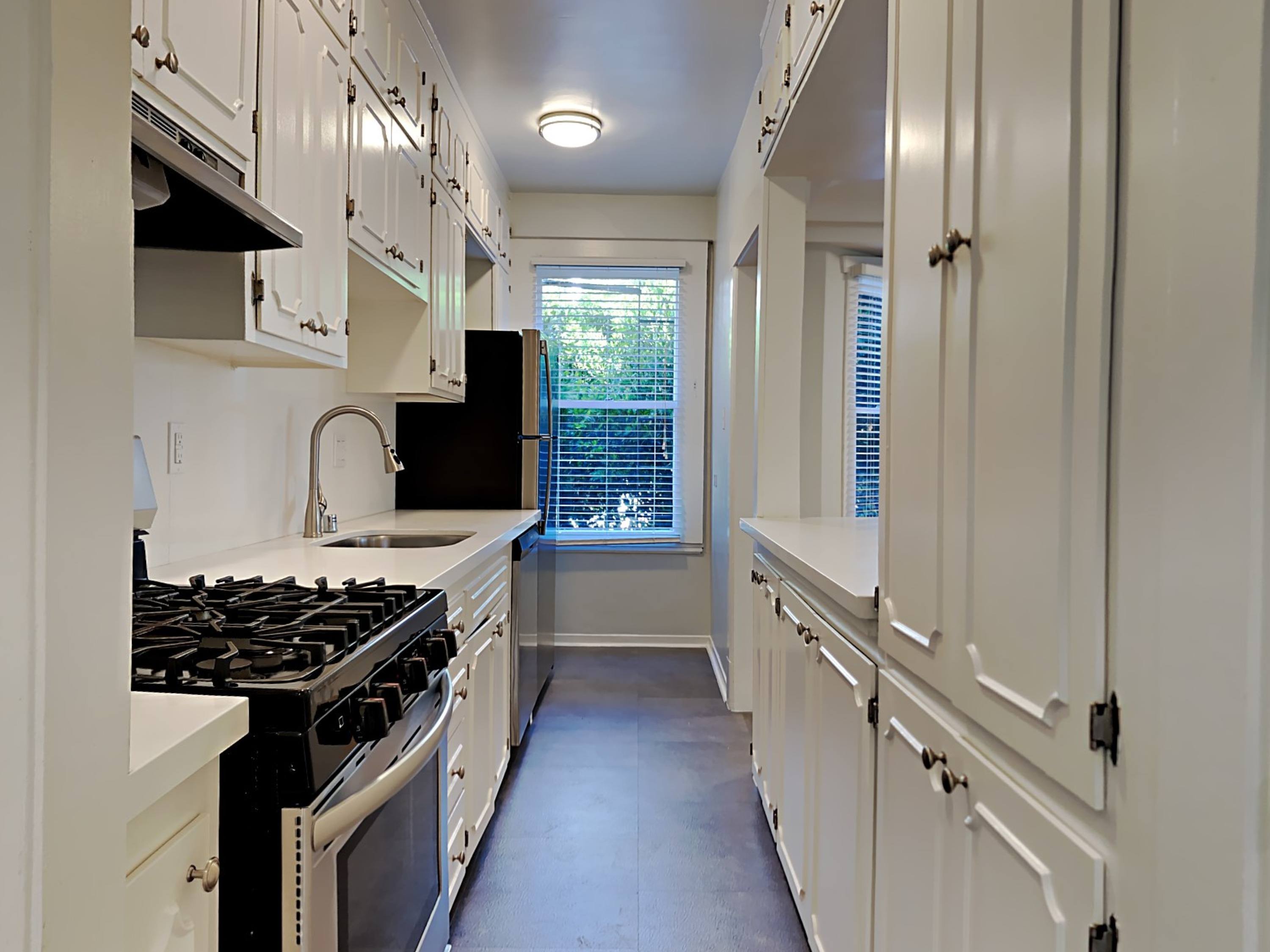 704 Bush St. – photo 4