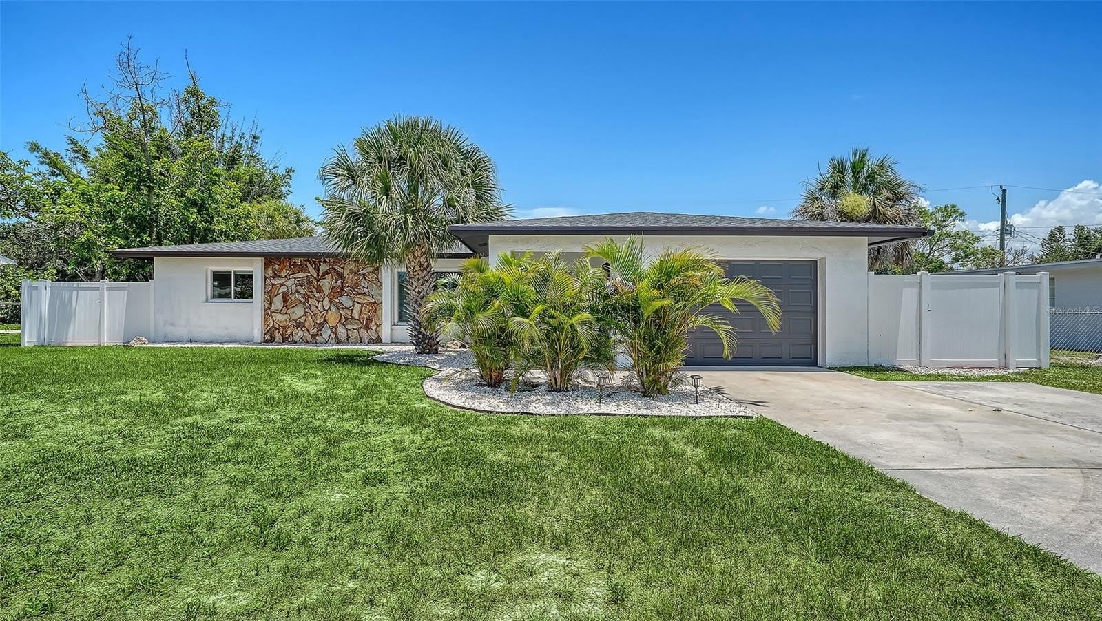 1302 MANGO Avenue – photo 4