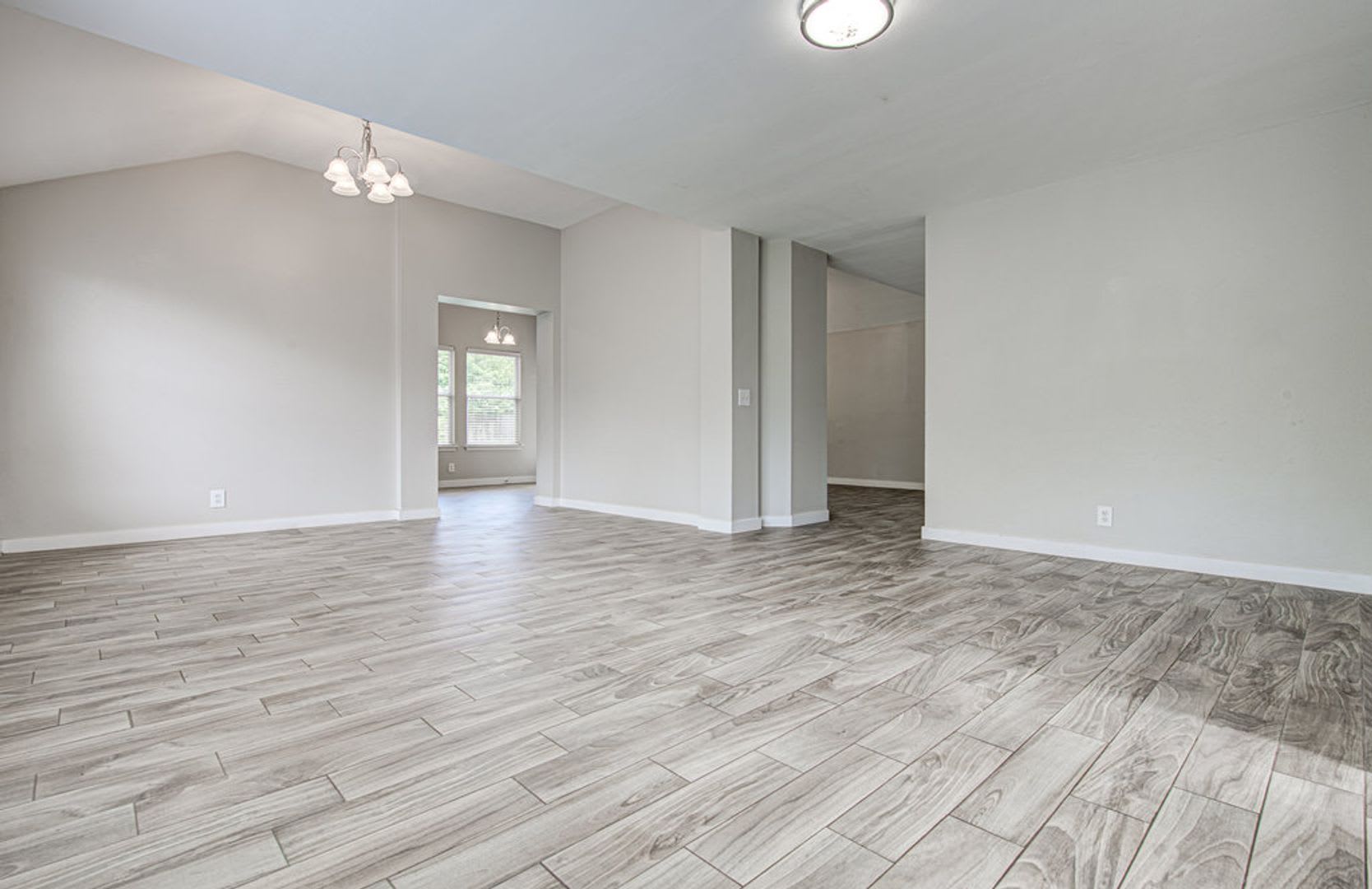 **THREE WEEKS FREE RENT!!** Fall in Love with this 3-Bedroom, 2.5-Bath Home in a Cul-de-Sac! – photo 5