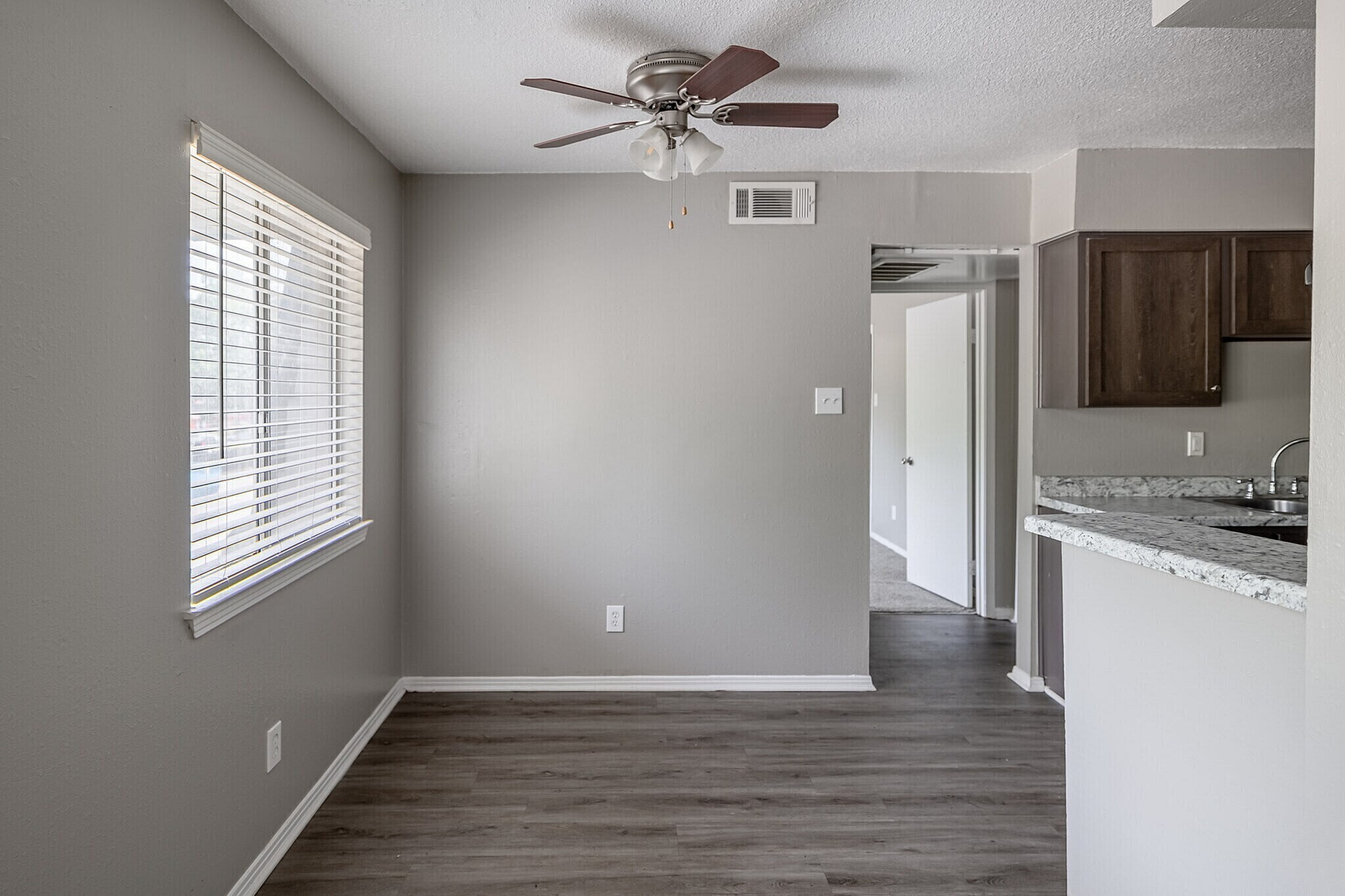 De Soto Park Apartments – photo 2