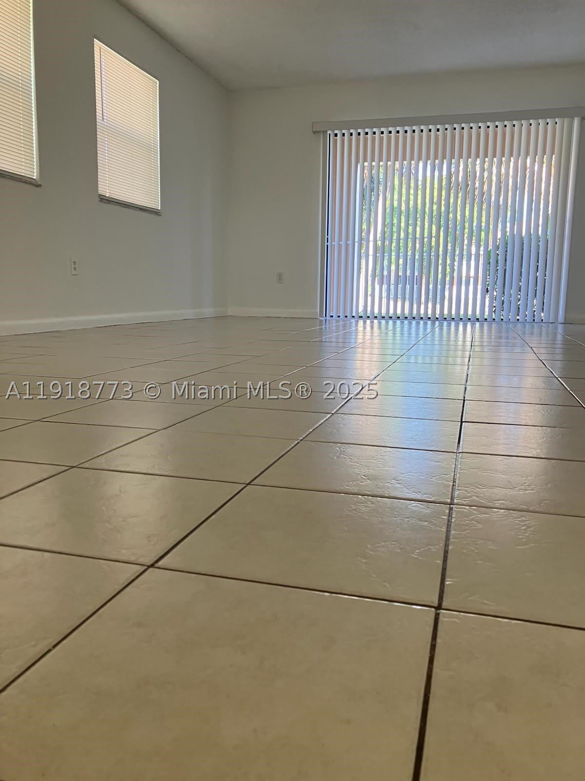5200 Nw 31St Ave – photo 4