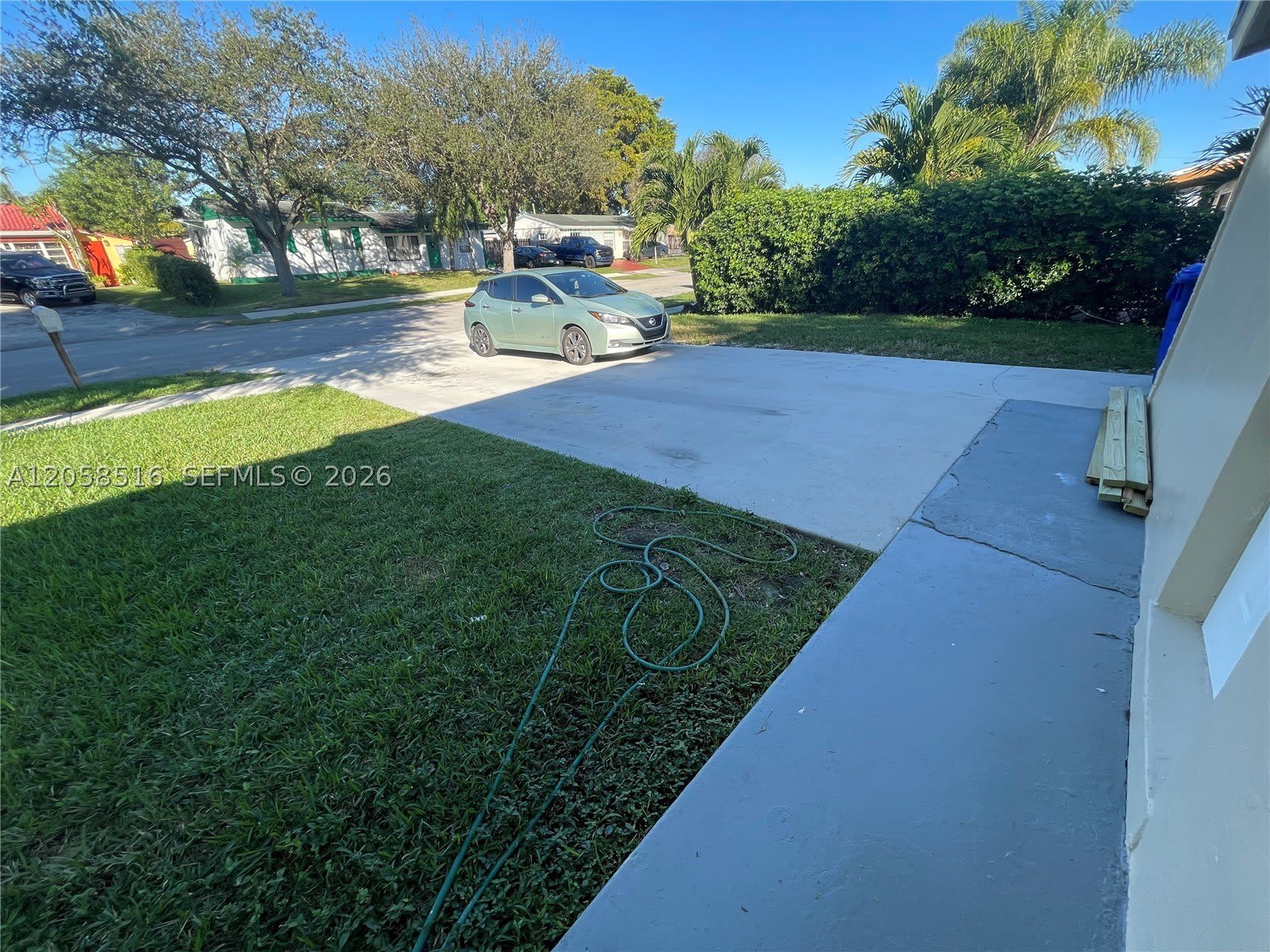 1810 SW 64th Ter – photo 4