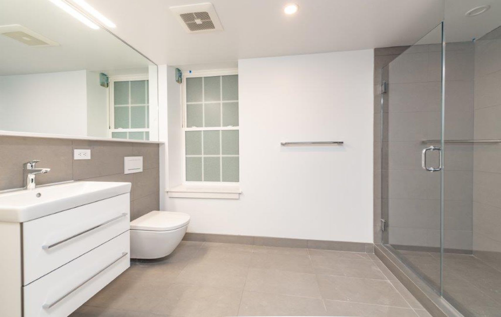 Modern, Renovated North End Studio with AC and No Fee! – photo 5