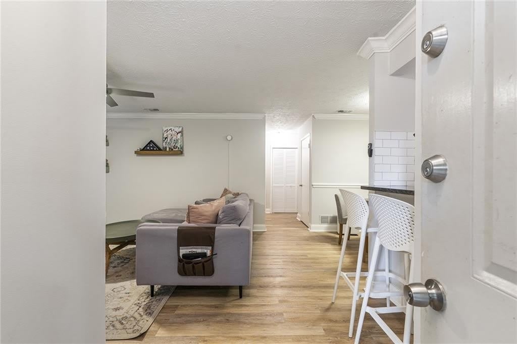 6800 Glenridge Drive – photo 2