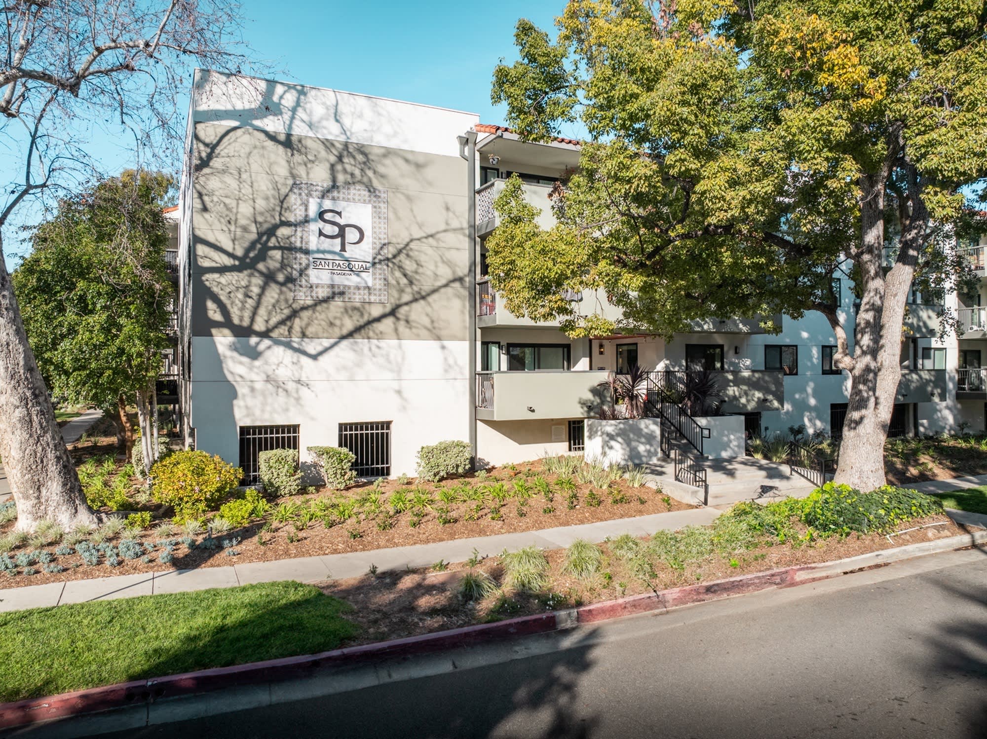 San Pasqual Apartments – photo 1