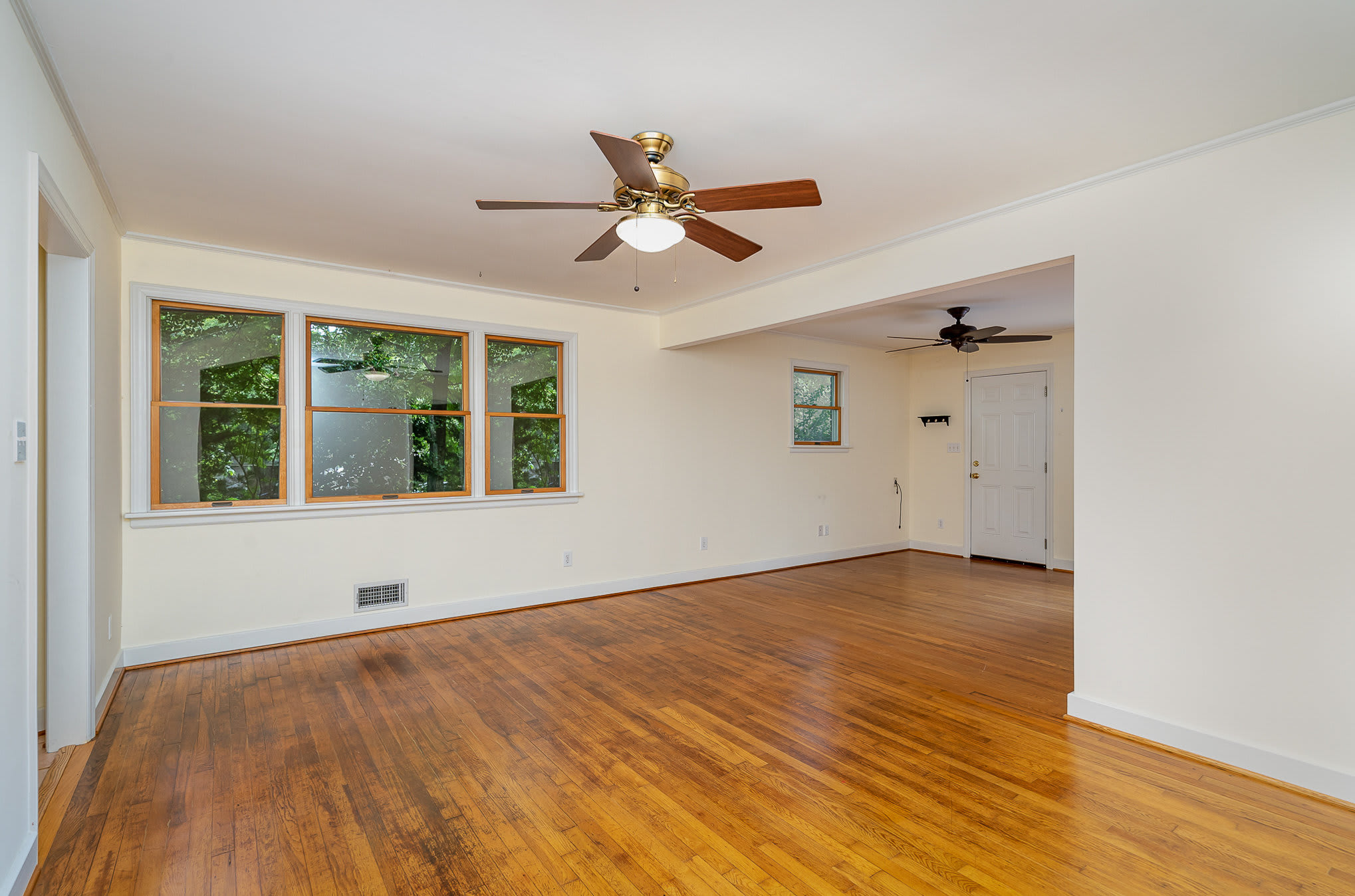 4344 University Drive – photo 3