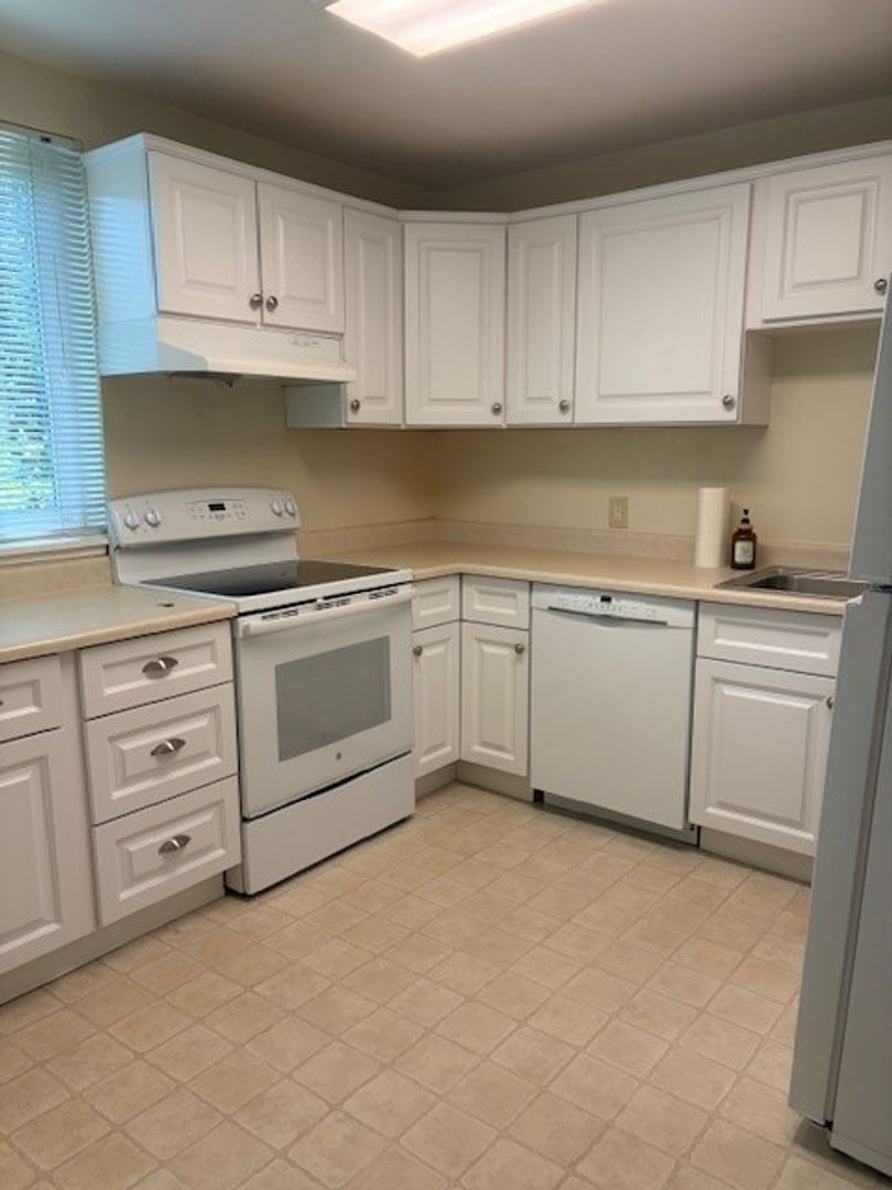 2 Bedroom 1 5 Bathroom Old Folsom Charmer – photo 3