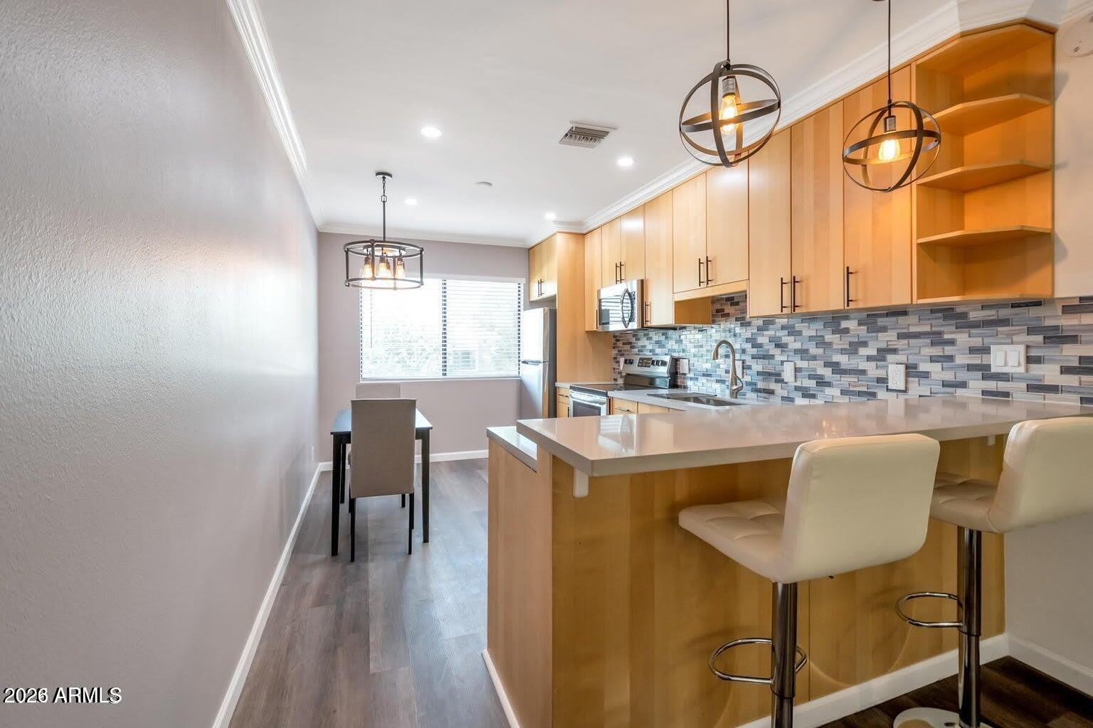 721 E MONTEBELLO Avenue – photo 3