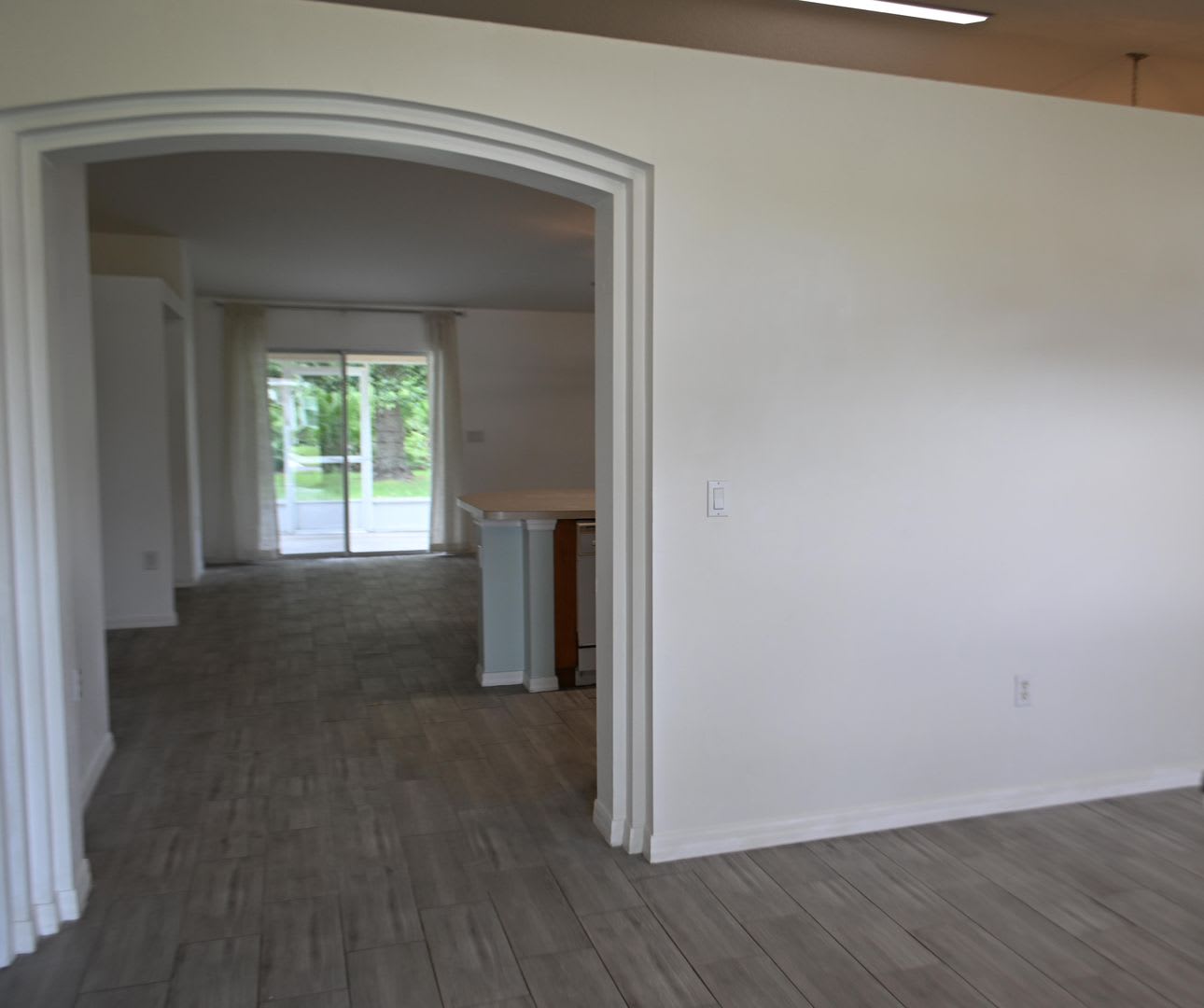 Large 4 bedroom home awaits your arrival! – photo 2