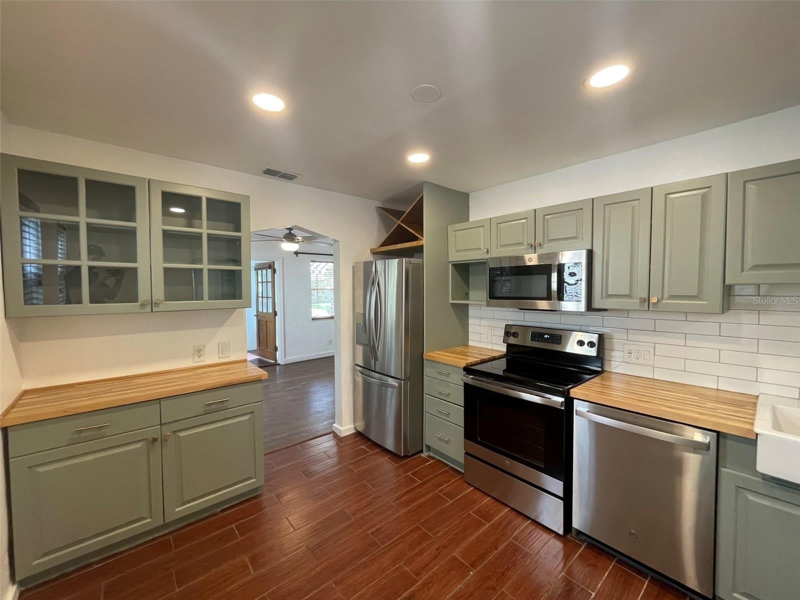 4221 Burlington Avenue N – photo 5