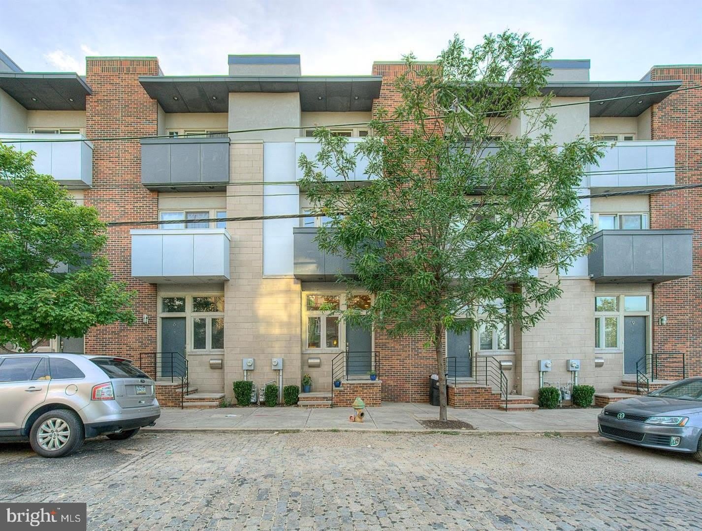 412 N FRONT Street – photo 1