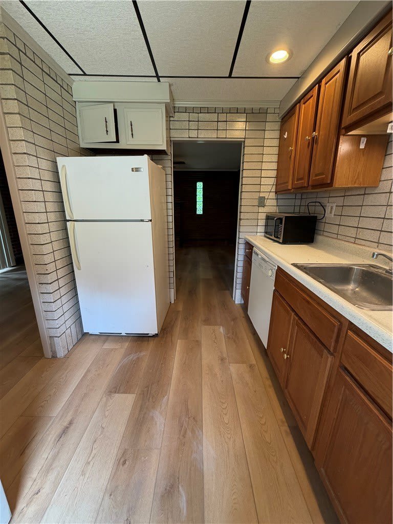 735 Athalia St – photo 3