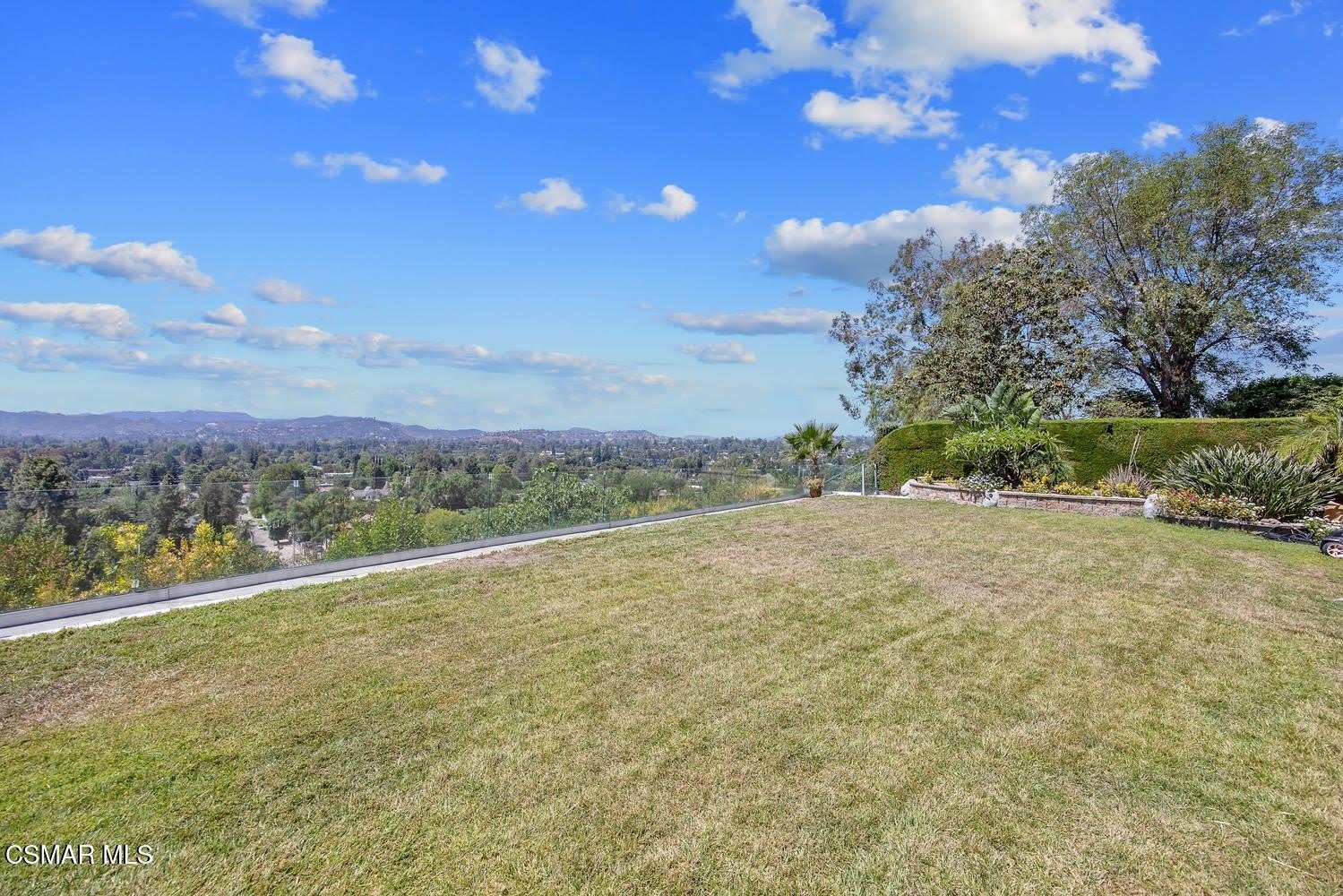 23350 Aetna Street – photo 5