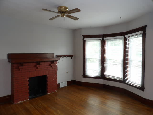 281 Woodside Ave – photo 2