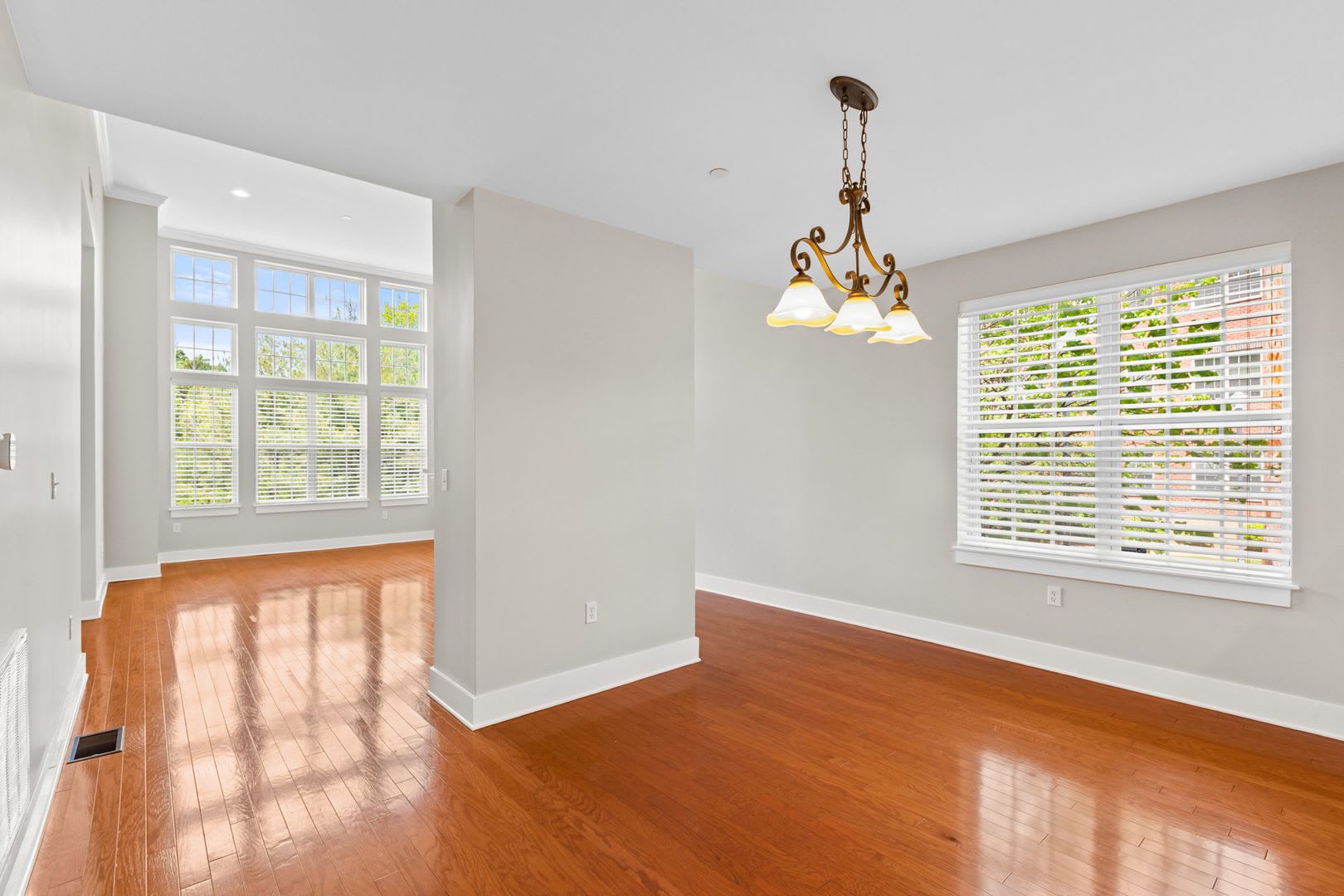 Private, light filled end unit townhome: 3 bed, 2.5 bath, 2,400 sq ft – photo 5