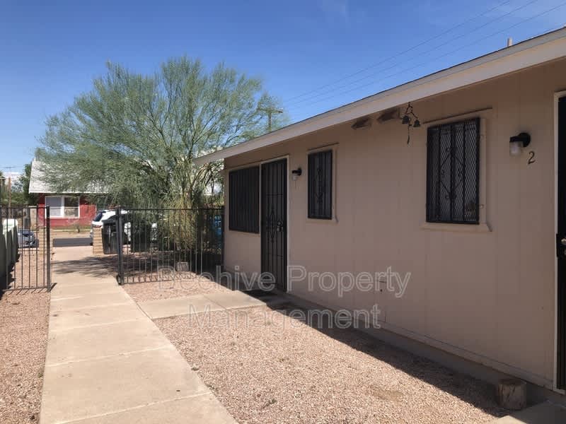 1153 E Taylor St – photo 4