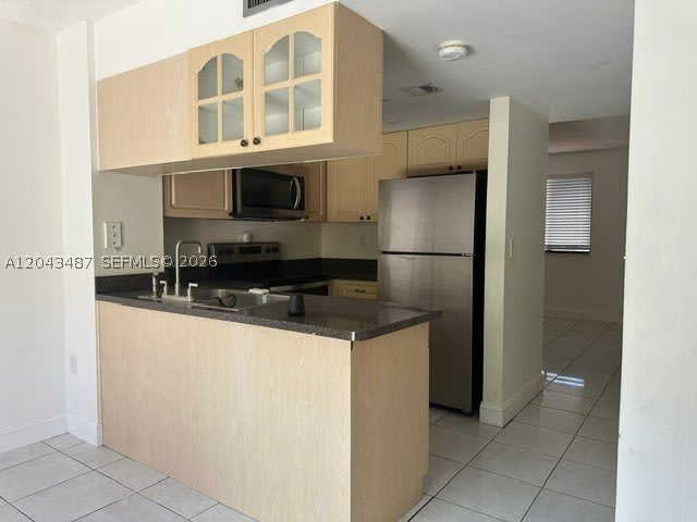 1819 SW 107th Ave – photo 2