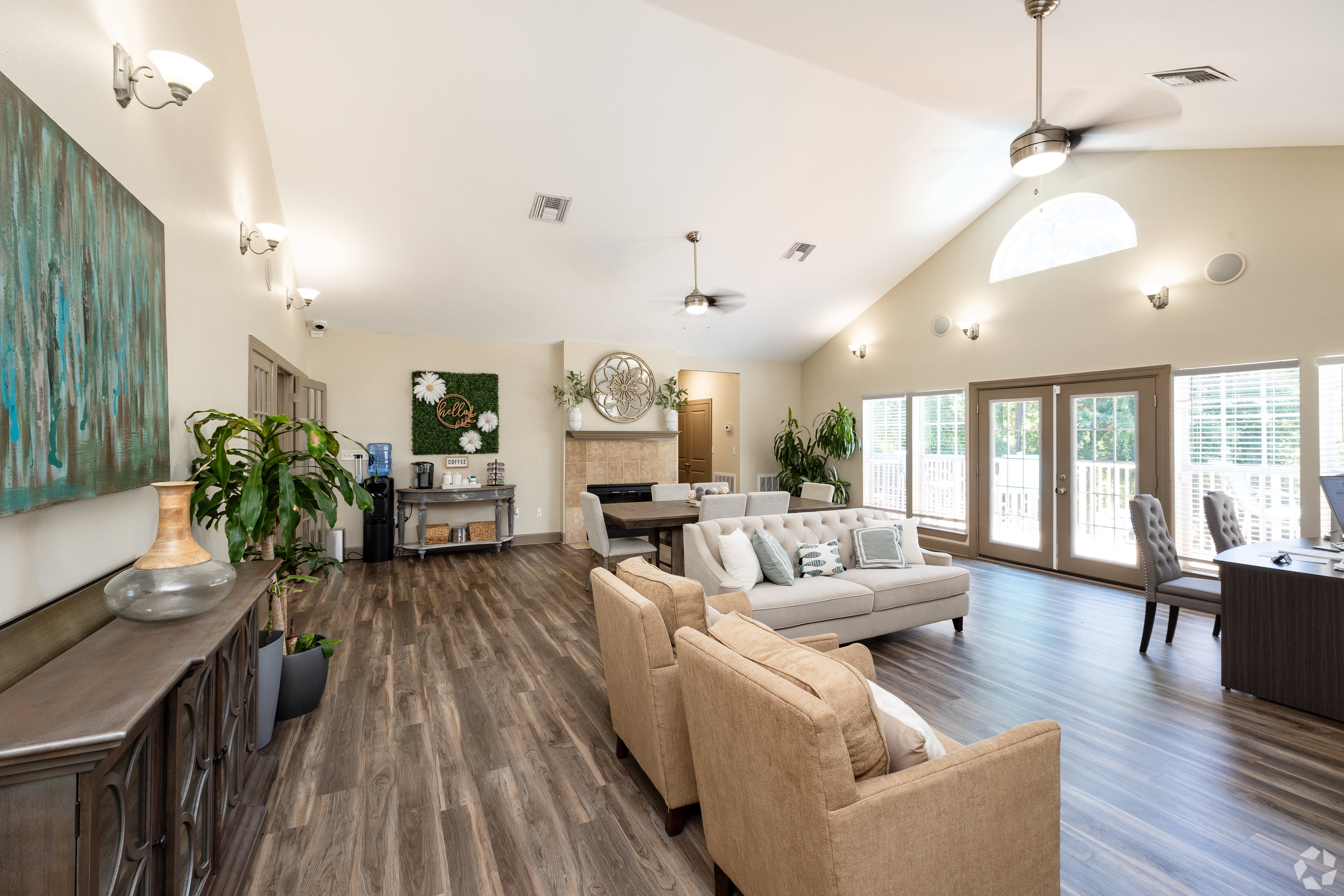 Riverwood Apartments – photo 2
