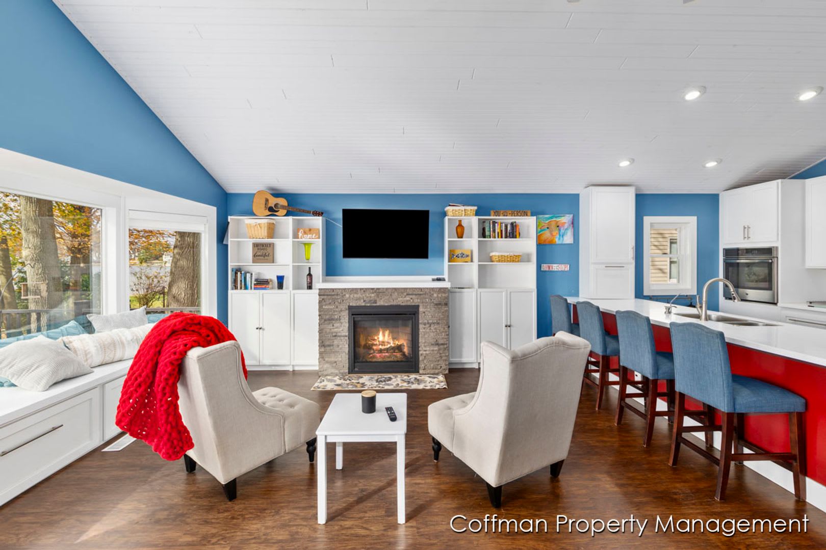 3 bed, 2.5 bath Located on Bostwick Lake – photo 4