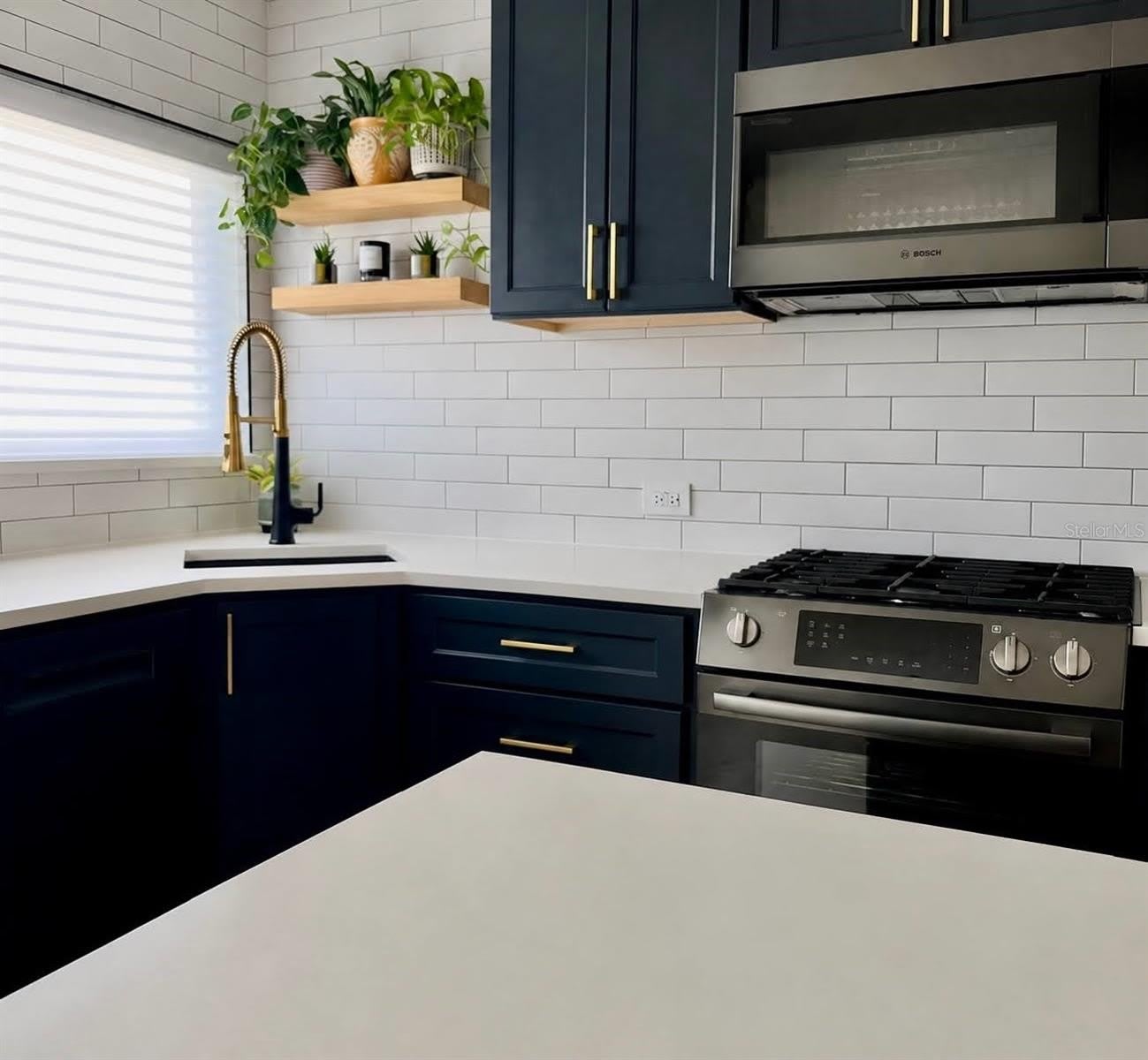 8 E CYPRESS Street – photo 3