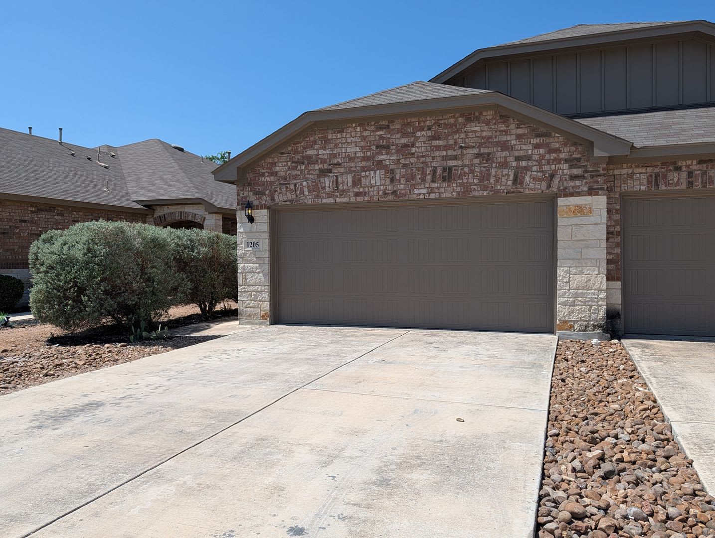 1 Month Free Rent** Walk to Historic Gruene / Fridge / Gas Cooking / Fenced in yard / CISD – photo 3