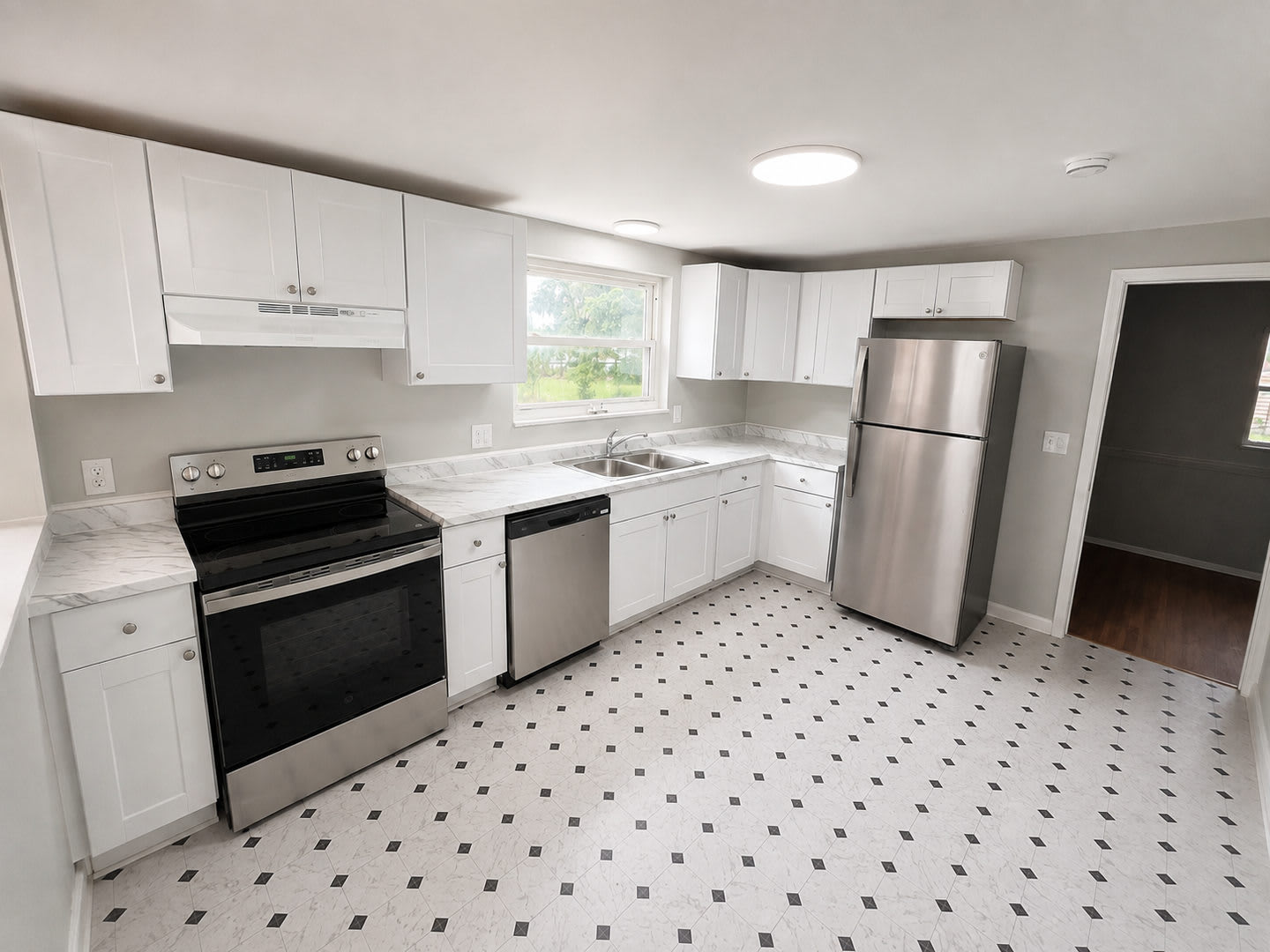 Beautifully Refreshed 5BR/2BA Two-Story Home & Huge Yard! – photo 3