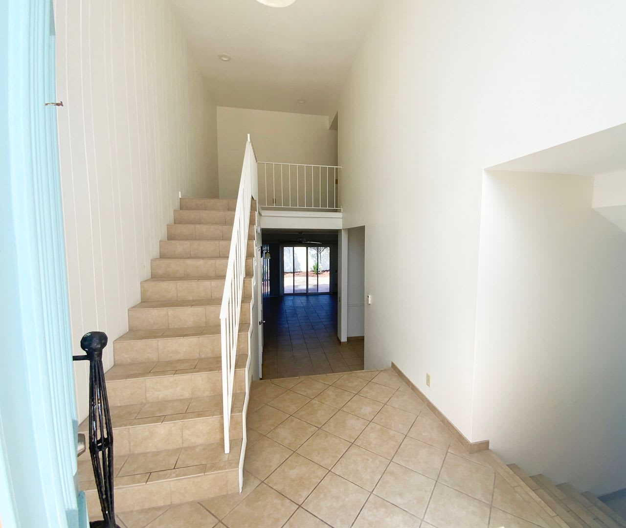 3 Bedroom Home With Lots Of Natural Light – photo 3