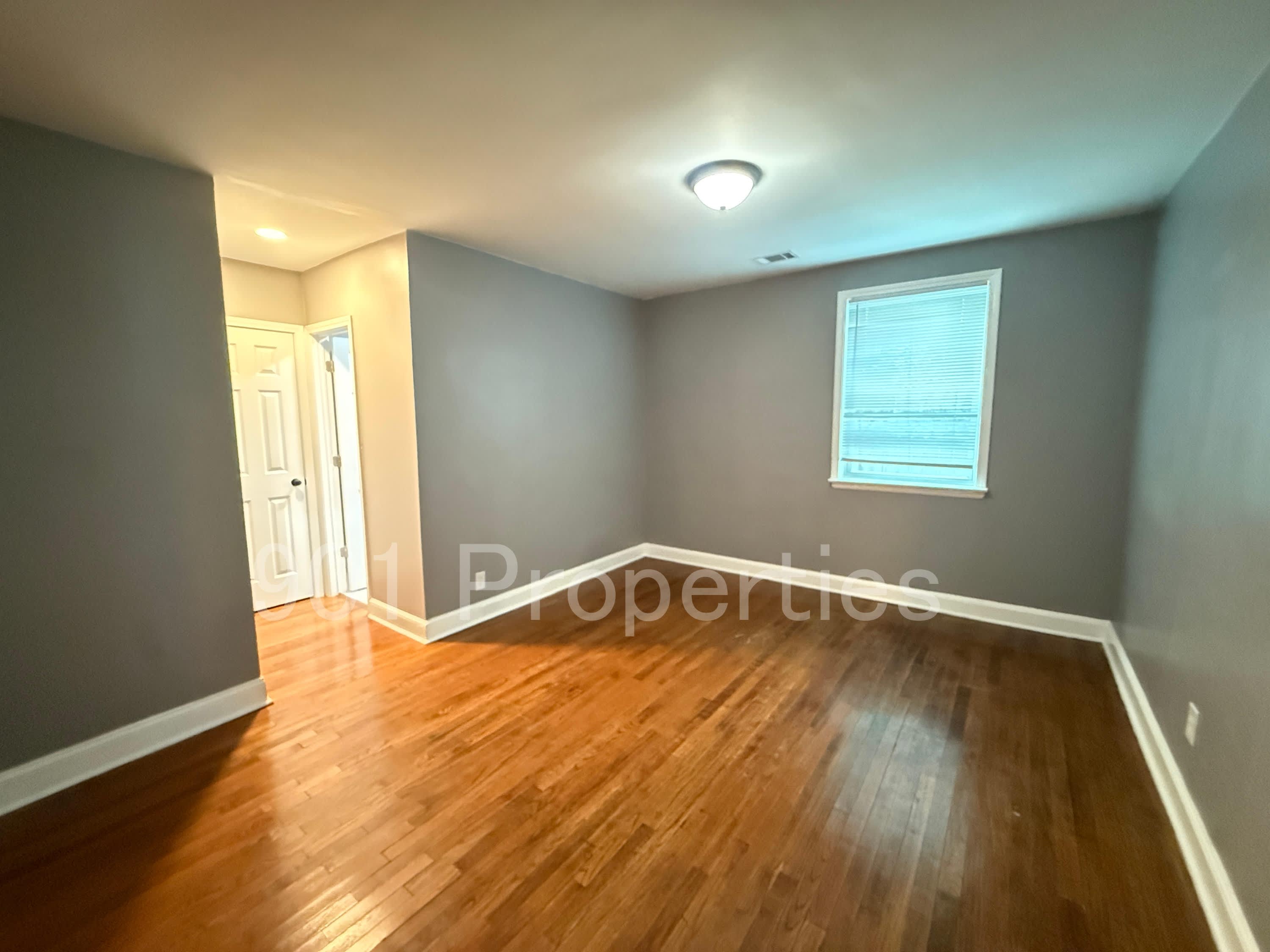 1096 McEvers Road – photo 5
