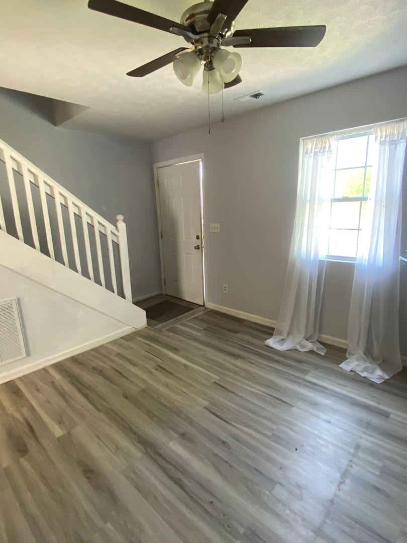 Cross Lanes Rental – photo 1