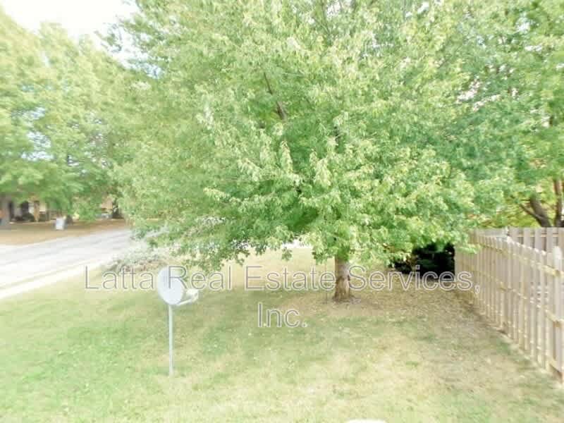 410 NW 3rd St – photo 3