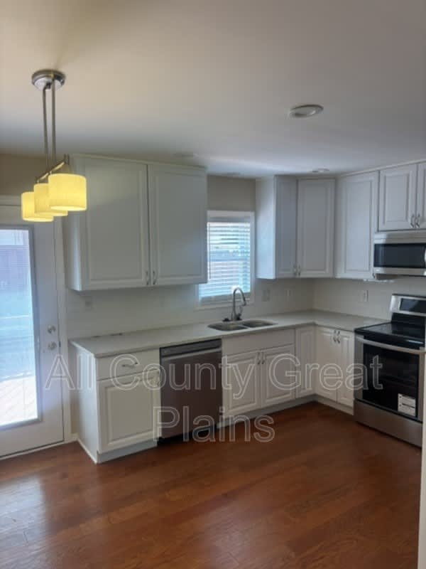 6101 W 58th Street – photo 2