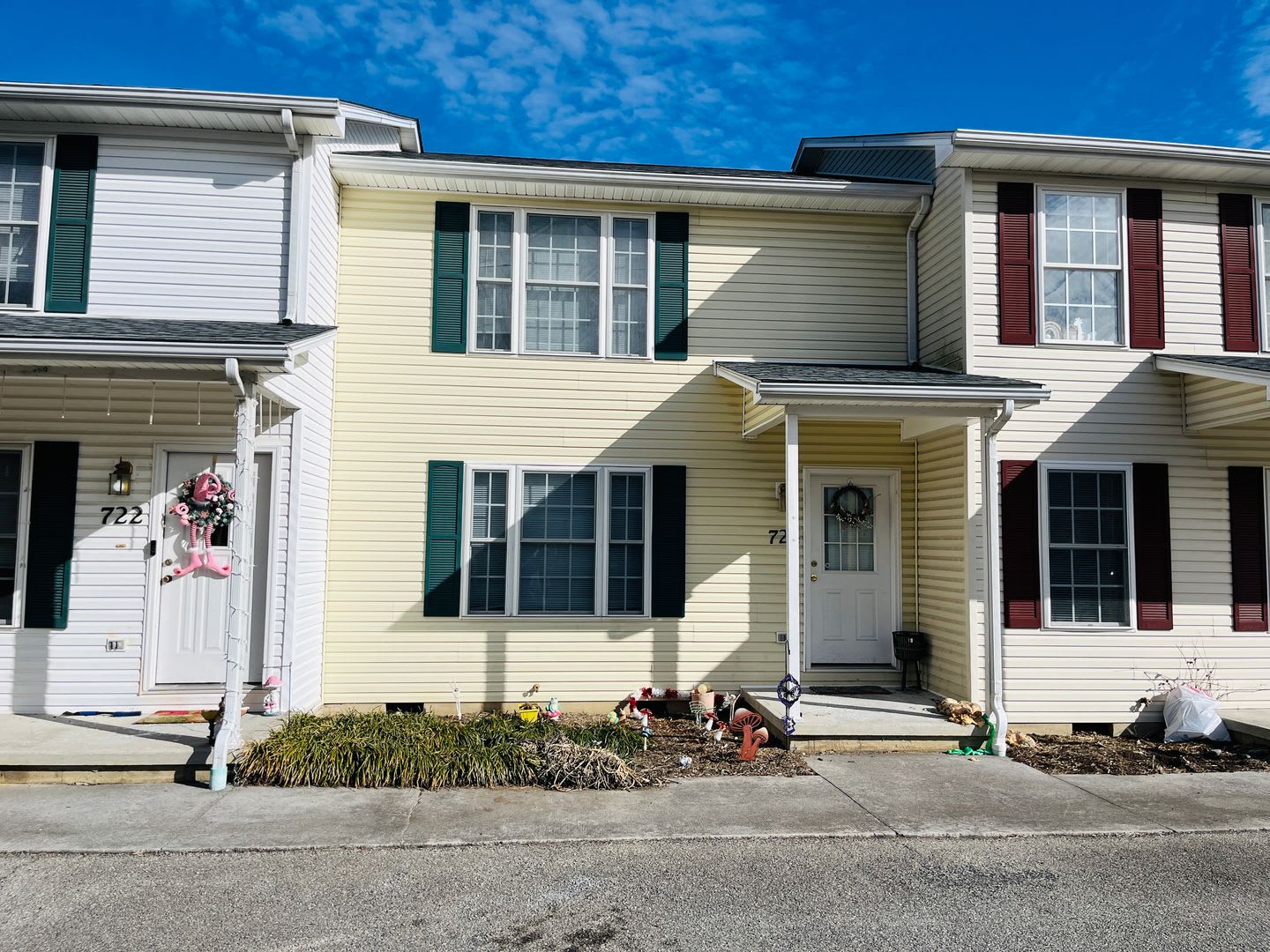 2 Bedroom, 2.5 Bath Townhouse – photo 2