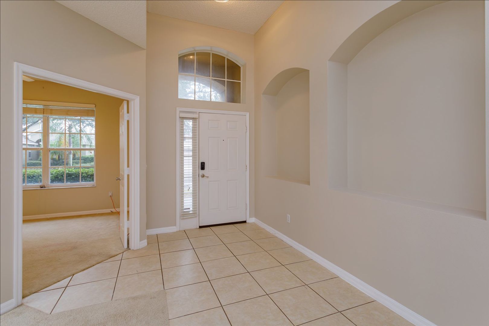 High Ceilings Gourmet Kitchen And A Playground Where Life S Little Pleasures Meet – photo 2