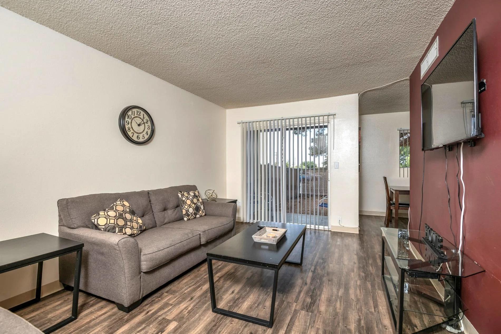 Sierra Antigua Apartments – photo 5