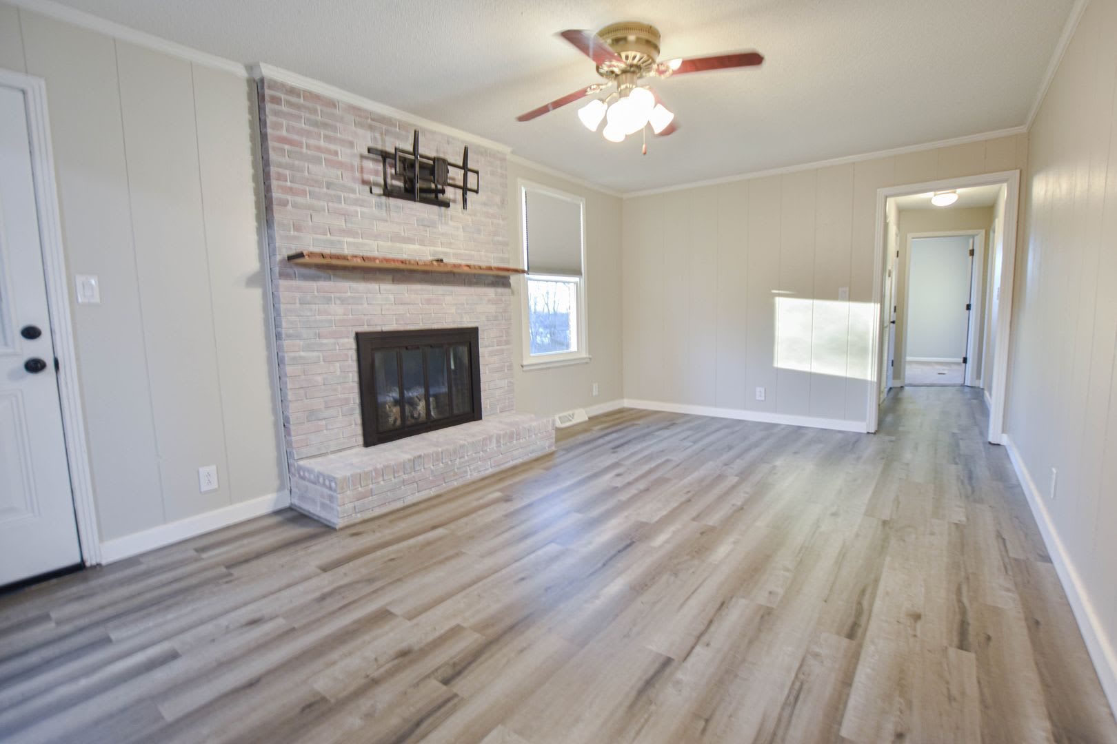 Pet Friendly Three Bedroom With Basement – photo 4