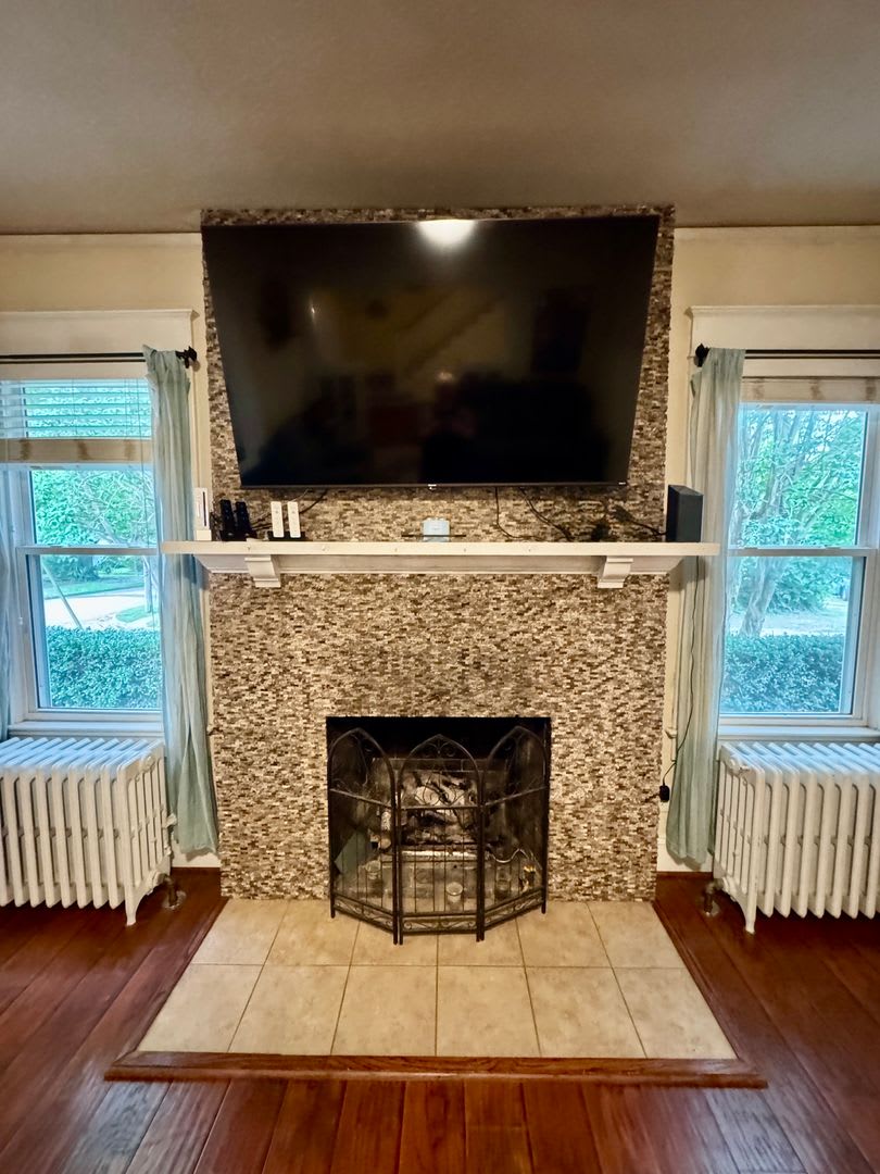 Beautiful Spacious Home With Mother In Law Suite – photo 3
