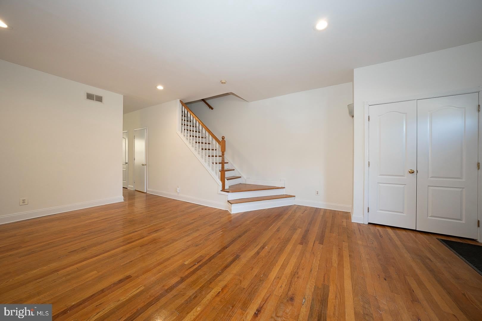 2822 OGDEN Street – photo 4