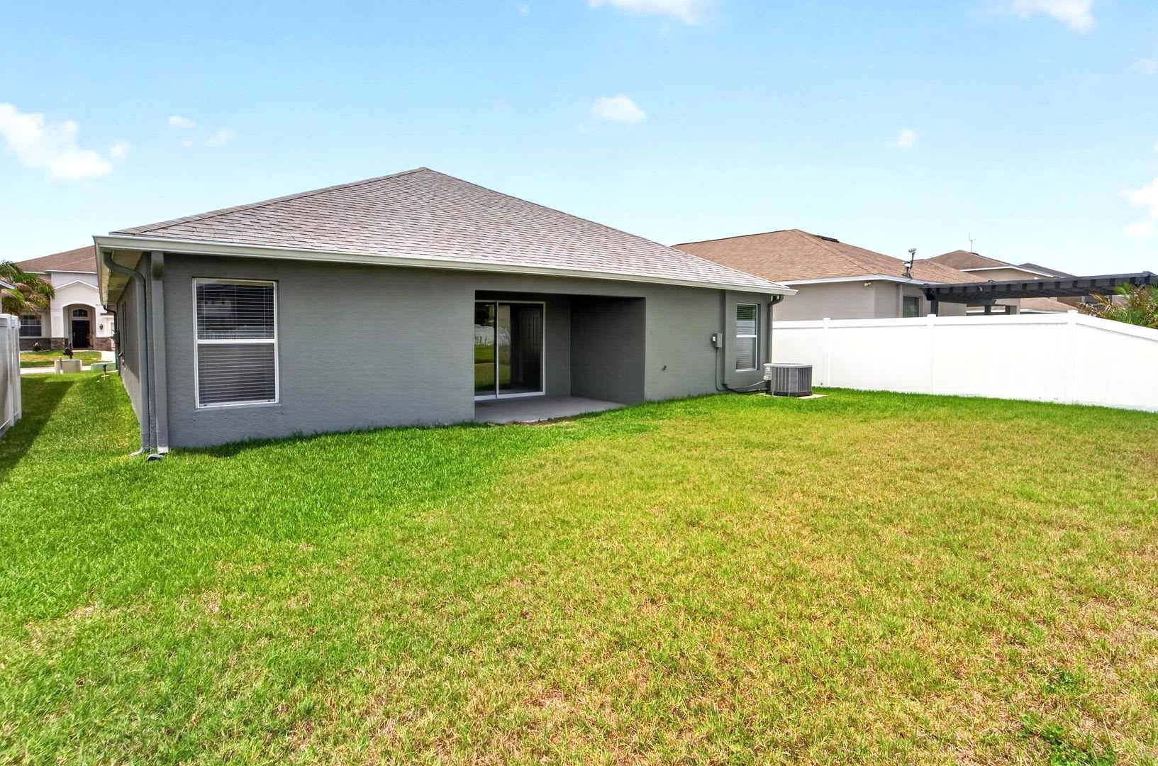 Available Immediately! – photo 3