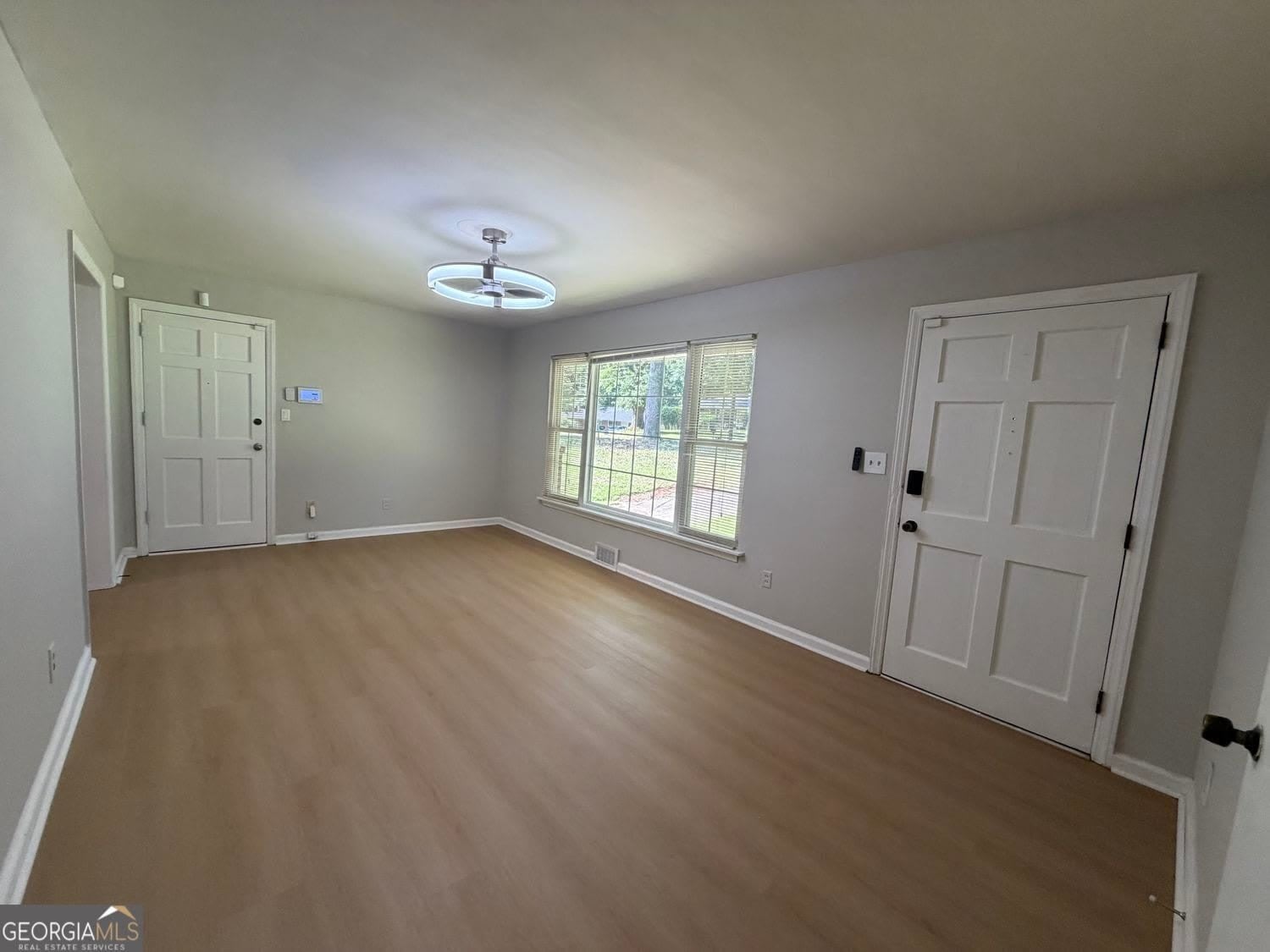 2726 Hollywood Drive – photo 3