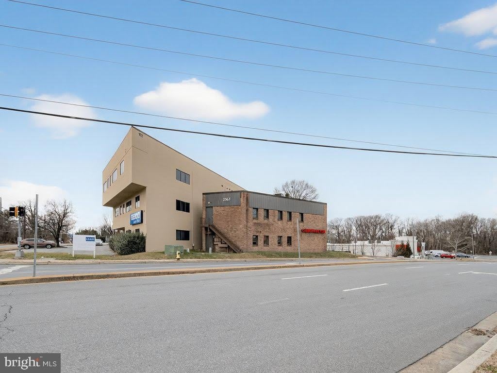 2563 FOREST Drive – photo 3