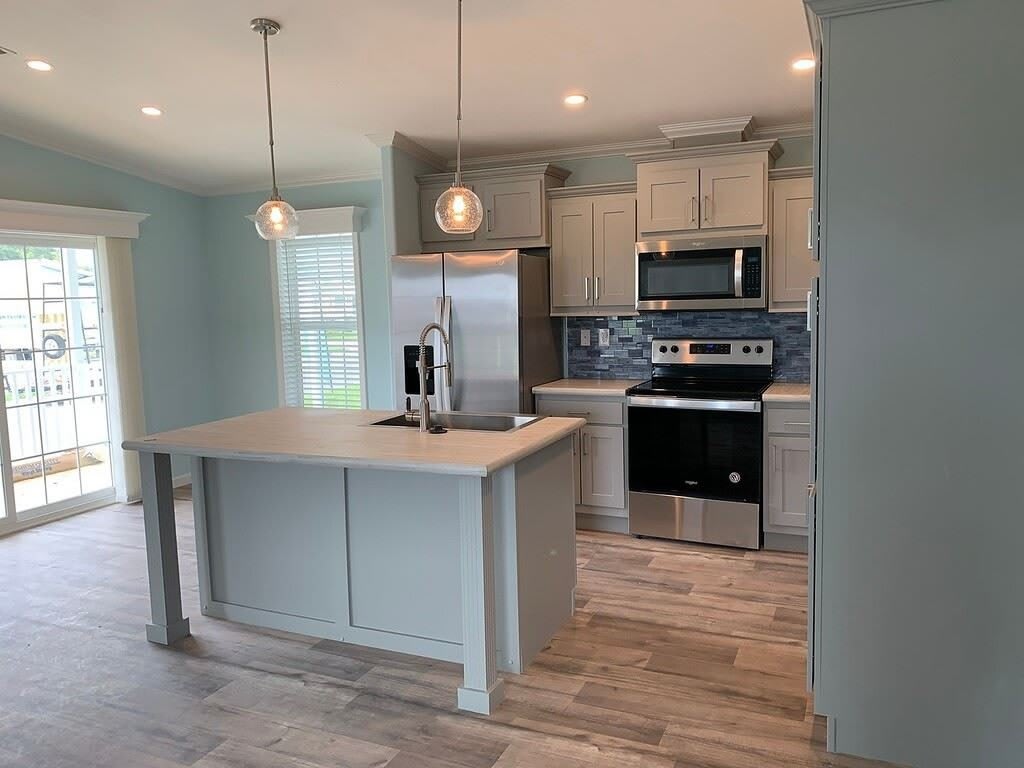 6429 Forest Lake Dr – photo 2
